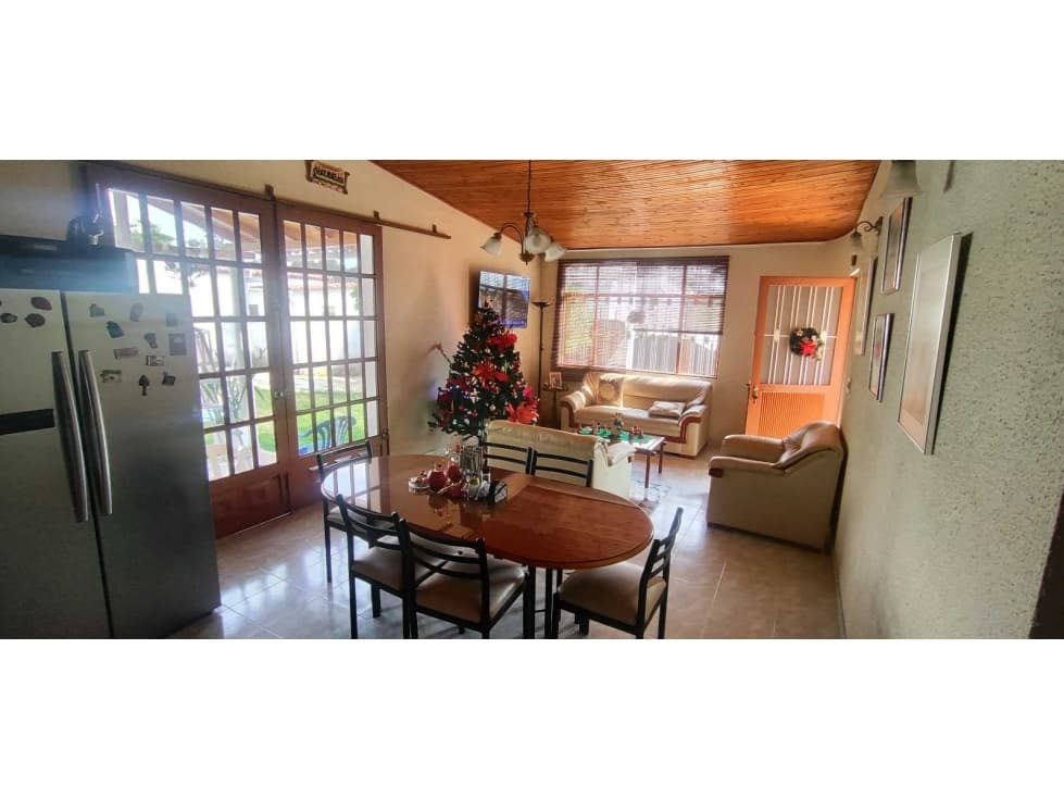 Casa urbana de 437 M2 en 720 mill en #lamesa Cund con zona verde - 1