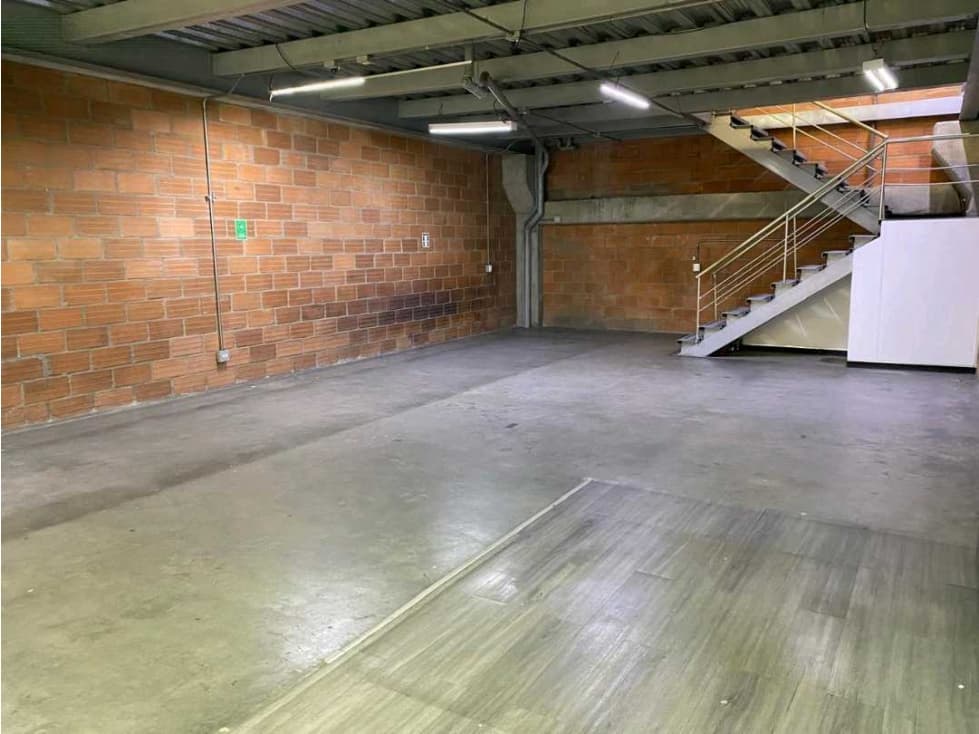 720m2 Bodega arriendo en Sabaneta 3 niveles - 1