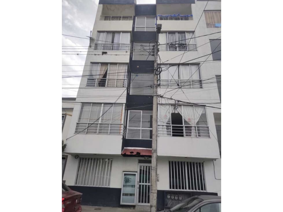 EDIFICIO CON 12 APARTAMENTOS - 1