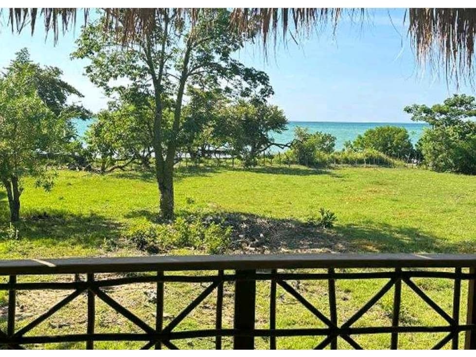 EN VENTA CABAÑA FRENTE AL MAR EN MOÑITOS CORDOBA - 1