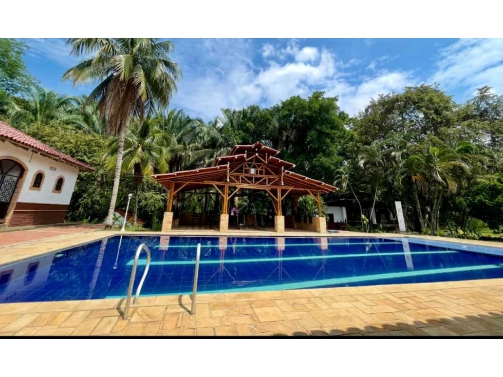En Venta Espectacular HOTEL CAMPESTRE NILO,Cundinamarca - 1