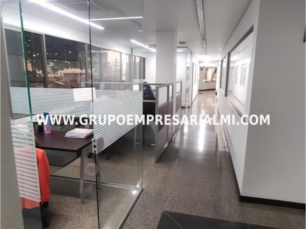 ESPECTACULAR BODEGA EN ARRIENDO - SECTOR LOS ALCÁZARES COD: 32584 - 1