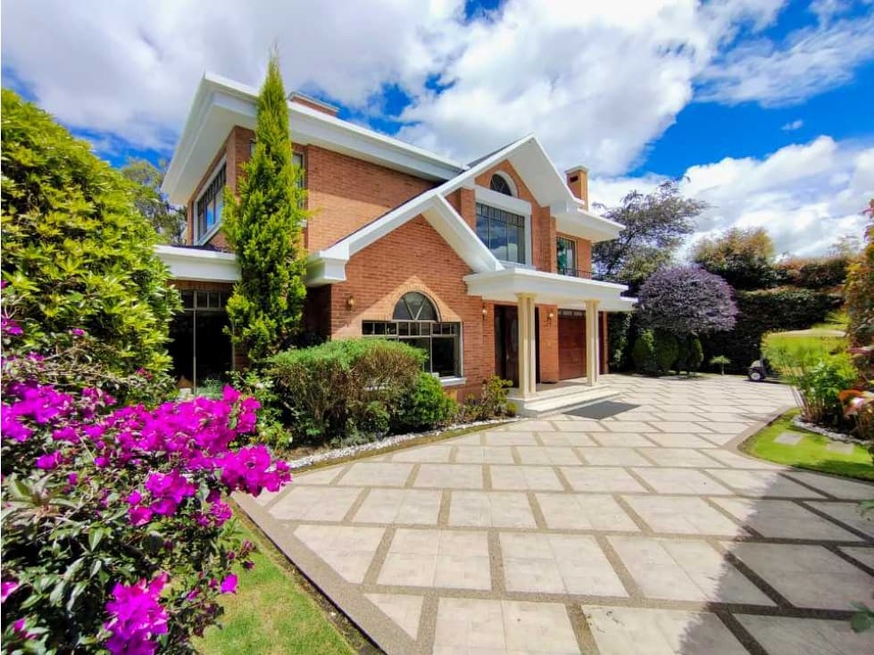 ESPECTACULAR CASA EN VENTA APOSENTOS BRICEÑO - 1