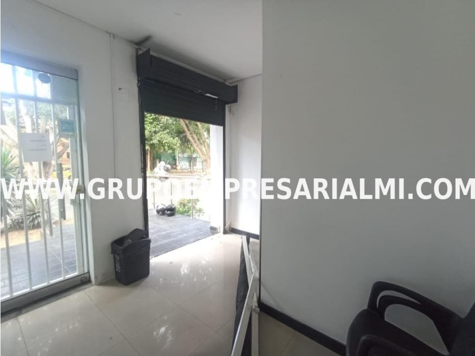 ESPECTACULAR LOCAL EN ARRIENDO - SECTOR LAURELES COD: 27903 - 1