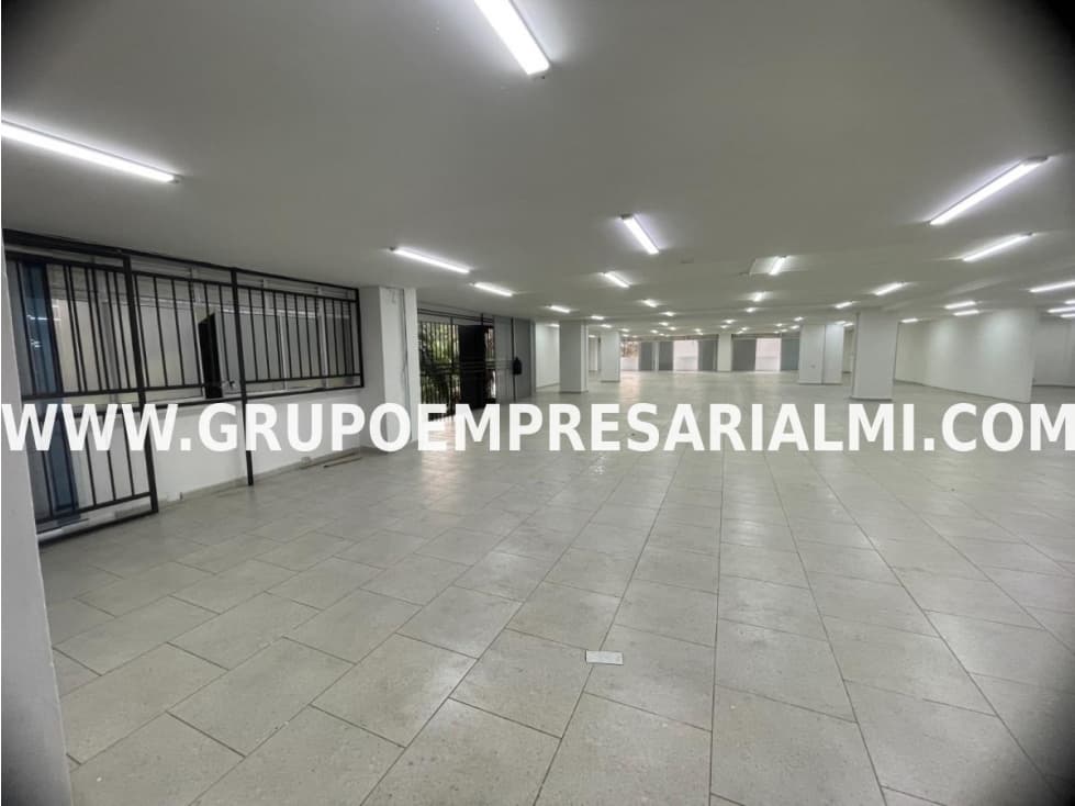 ESPECTACULAR LOCAL EN ARRIENDO - SECTOR BOLIVARIANA COD: 29672 - 1