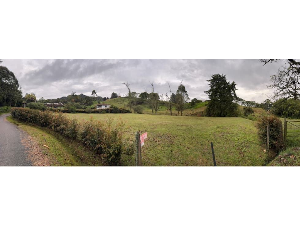 Espectacular Lote Independiente en Llanogrande - 1