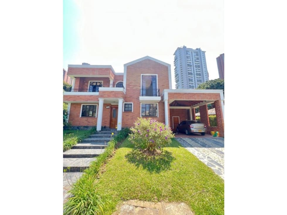 Excelente Casa Campestre en Sabaneta Antioquia - 1