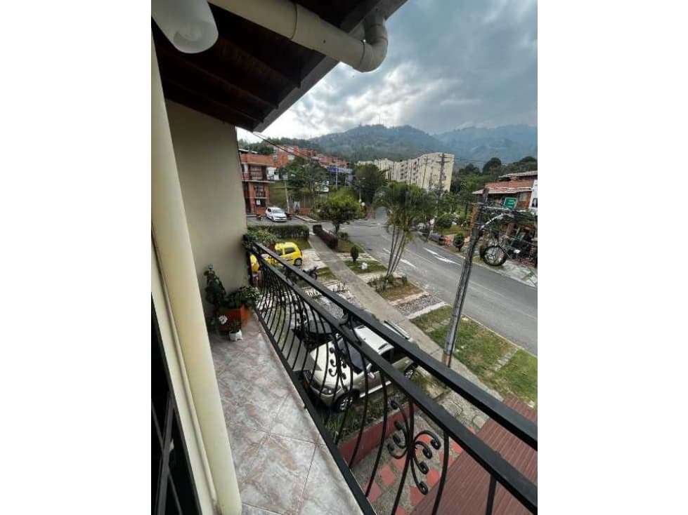 ¡EXCELENTE OPORTUNIDAD EN BARRIO PALMAR DE SERRAMONTE-BELLO!** - 1