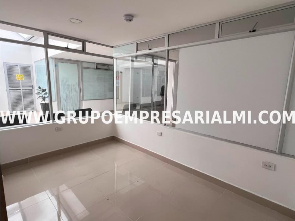 FANTÁSTICA OFICINA EN ARRIENDO - SECTOR LOS ALCÁZARES COD: 32490 - 1