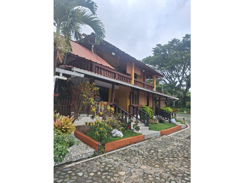 Finca de 3.000m2 con piscina en venta La Buitrera Palmira Valle - 1