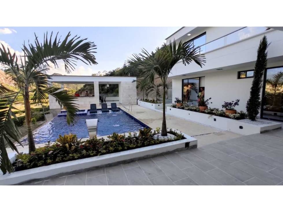 VENTA FINCA EN SAN JERONIMO, CERCA AL PUEBLO - 1