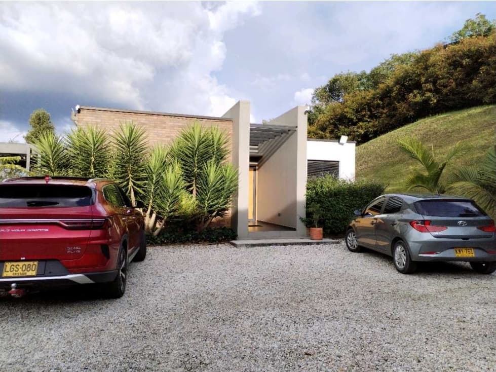 Finca en Arriendo vía Guarne Aeropuerto Vereda San José - 1