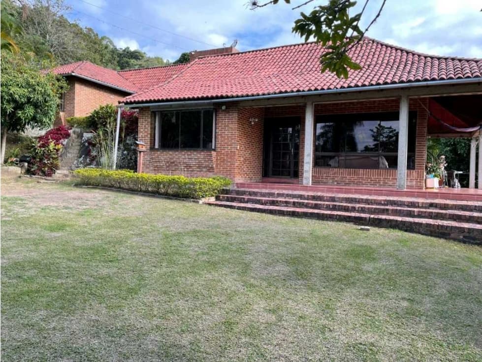 FINCA EN VENTA EN SILVANIA - 1