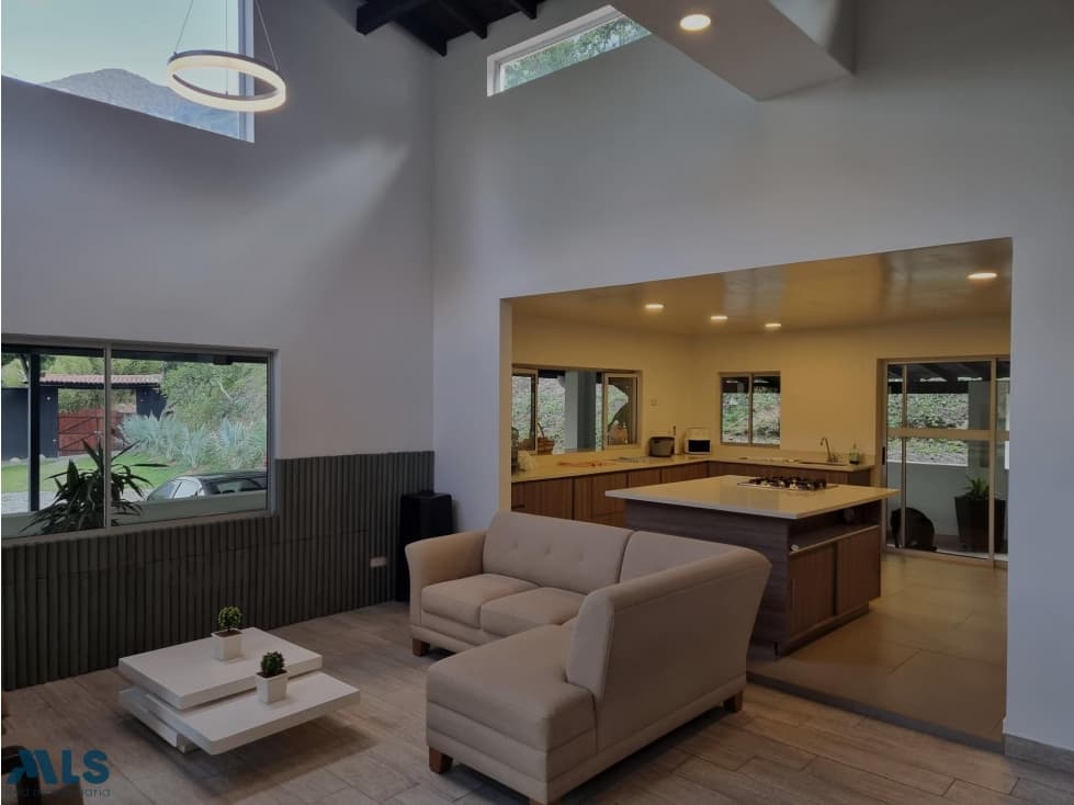 Finca recreativa a menos de 1 hora de Medellin(MLS#252584) - 1