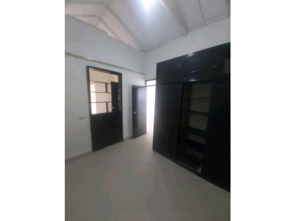 GANGAZO SE VENDE CASA DE TECHO PARA CONSTRUIR 5 PISOS EN BELLO - 1