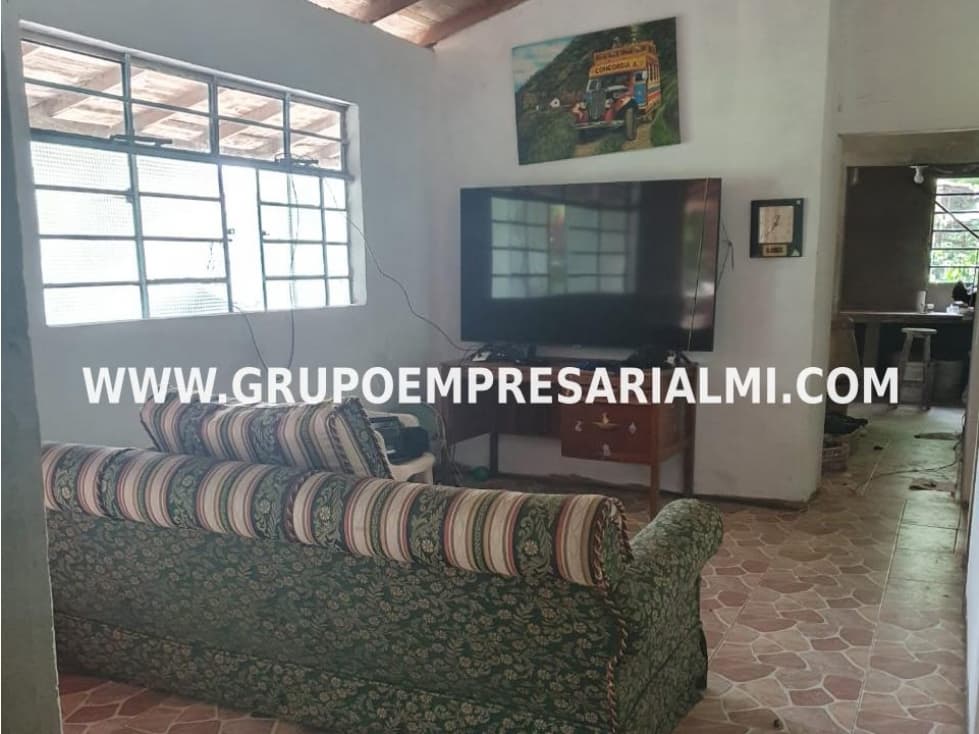 GRANDIOSA CASA FINCA EN VENTA - SECTOR BARBOSA COD: 29038 - 1