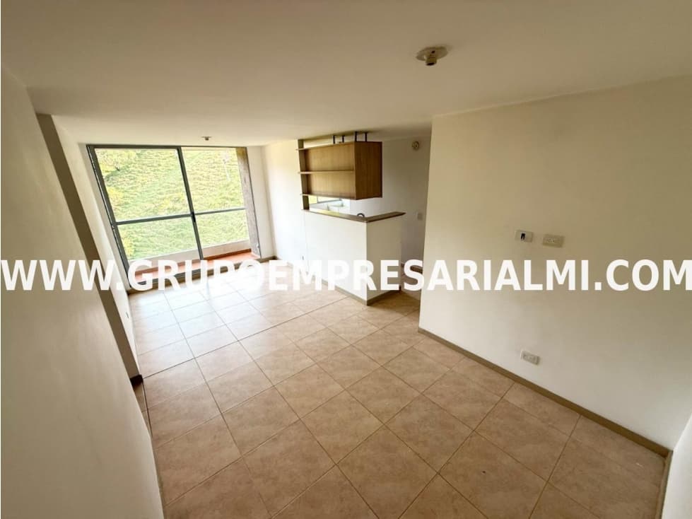 GRANDIOSO APARTAMENTO EN ARRIENDO - SECTOR LOMA DEL BARRO COD: 8730 - 1