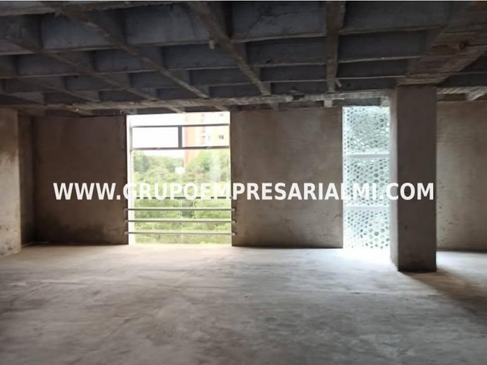 GRANDIOSO EDIFICIO EN RENTA - SECTOR CONQUISTADORES COD: 30308 - 1