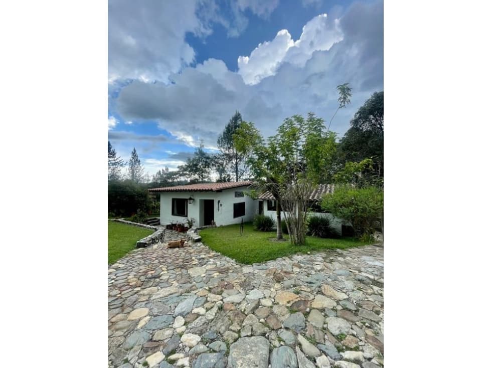 HERMOSA CASA COLONIAL EN El PORTENTO - 1