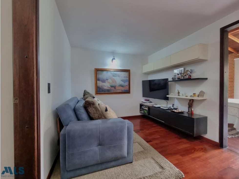 Hermosa casa en urbanización cerrada(MLS#249955) - 1