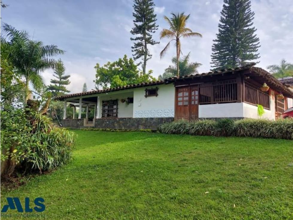 HERMOSA FINCA EN COPACABANA(MLS#237450) - 1