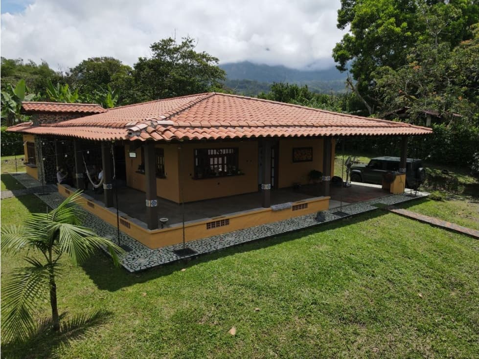 Finca de recreo muy cerca de Venecia suroeste de Antioquia - 1