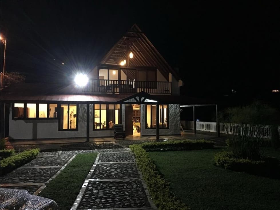 HERMOSO CHALET EN VENTA O RENTA - 1