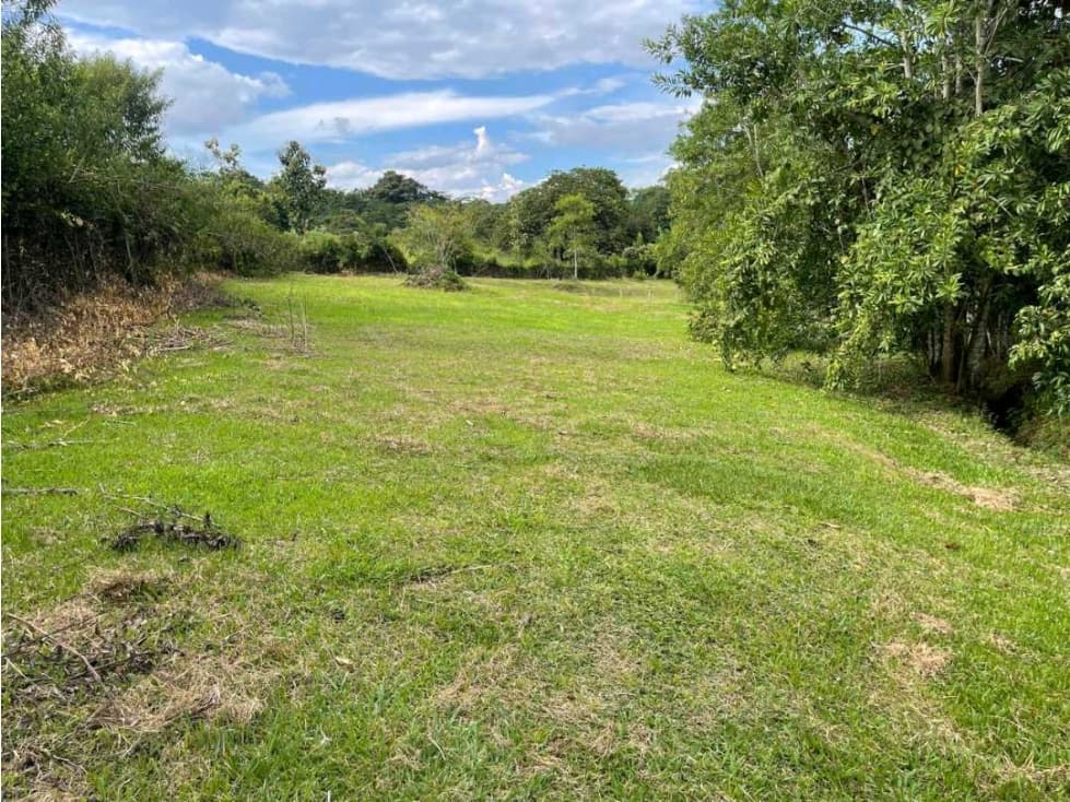 Hermoso lote en condominio campestre - 1