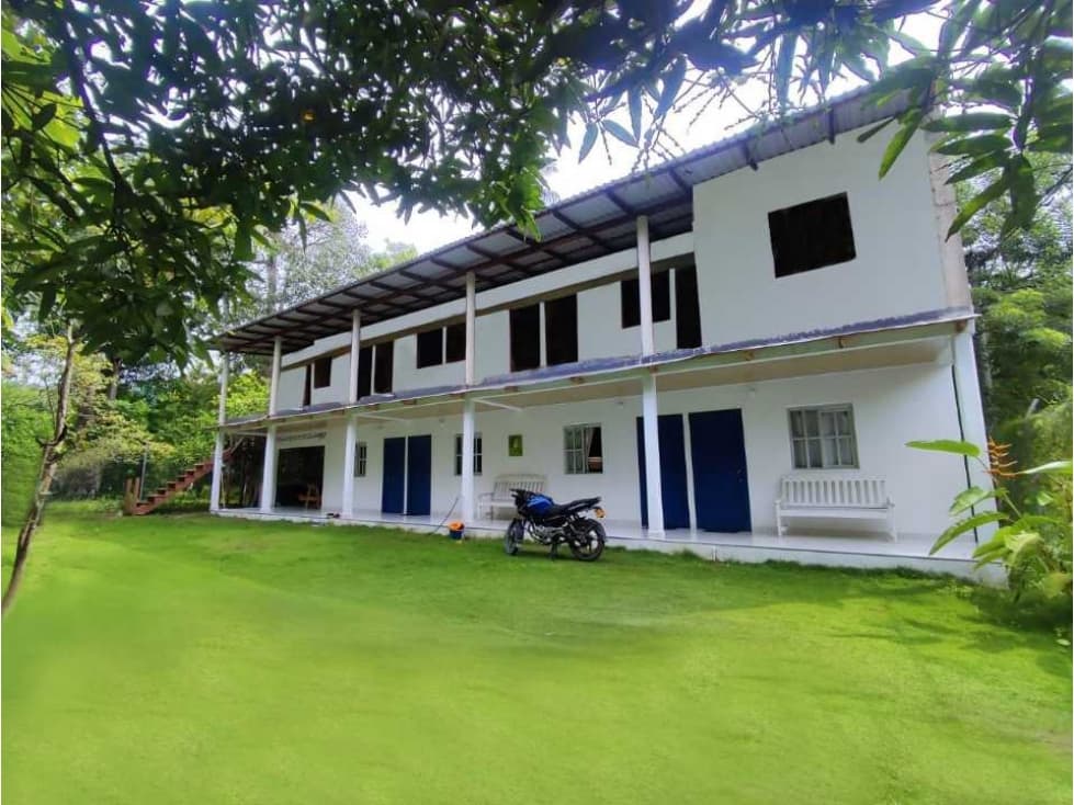 Hotel en Capurganá en funcionamiento con potencial para crecer - 1