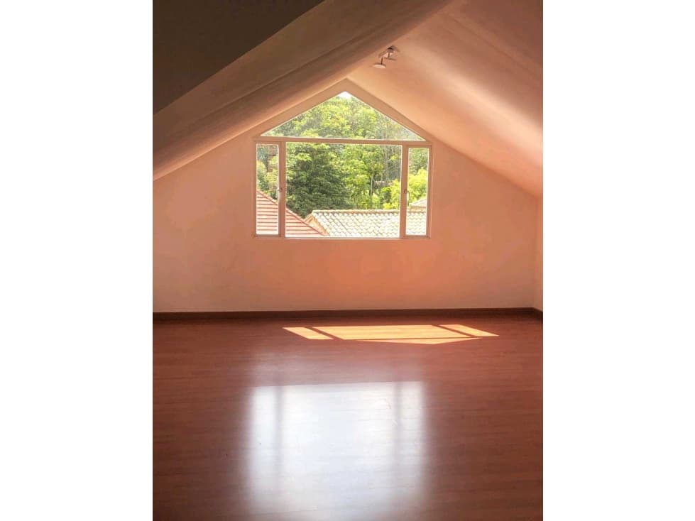 LINDA CASA CAMPESTRE EN ARRIENDO CAJICA 3 NIVELES PALOS VERDES - 1