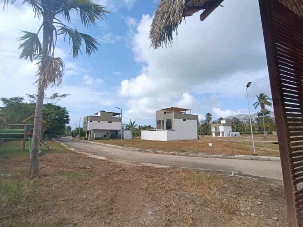 Lote de 155 mts cuadrados en Venta en Moñitos - 1