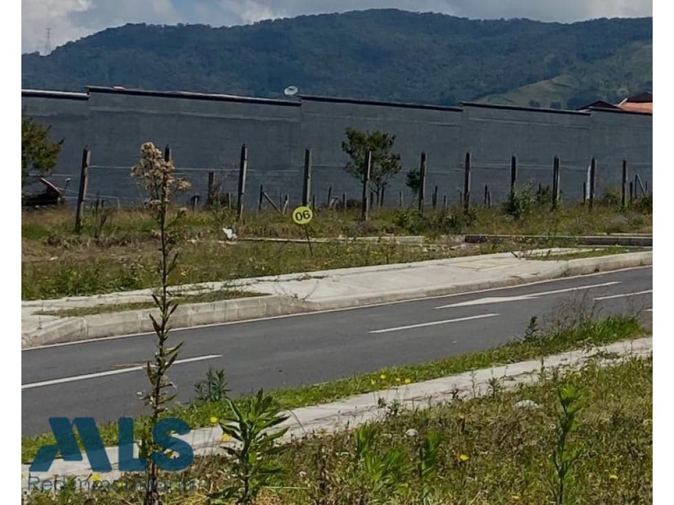 Lote mixto para vivir y trabajar!(MLS#253835) - 1