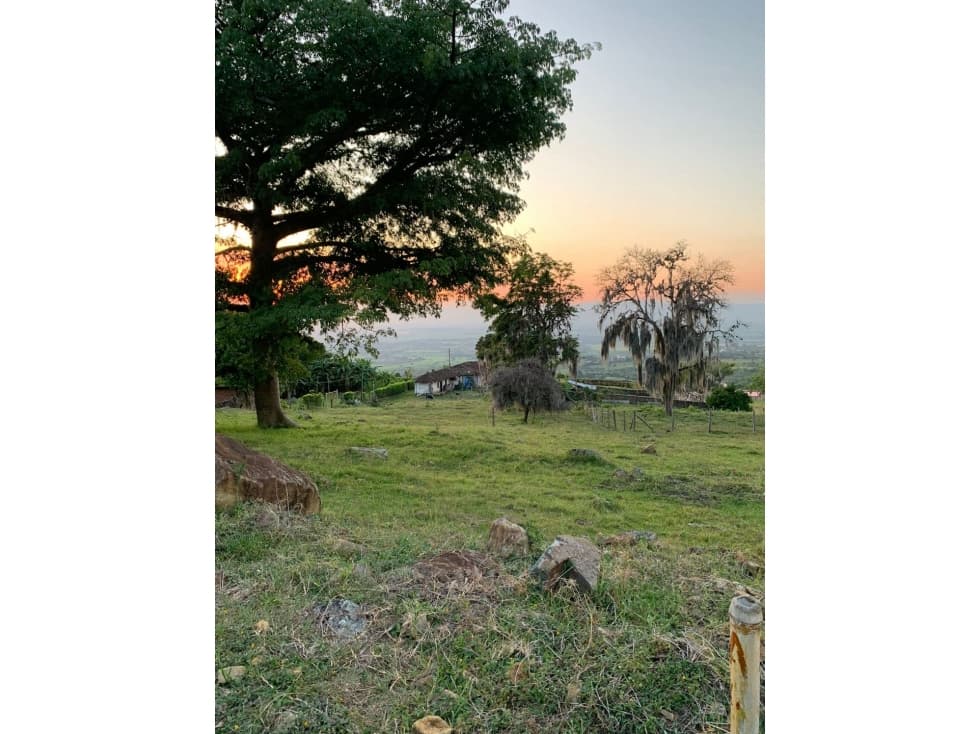 Lote terreno de 1.104m2 en condominio en venta Santa Elena El Cerrito - 1