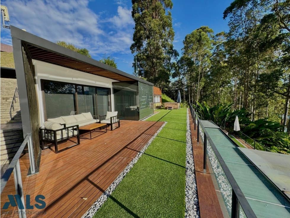 Lujoso apartamento en Guatapé(MLS#252073) - 1