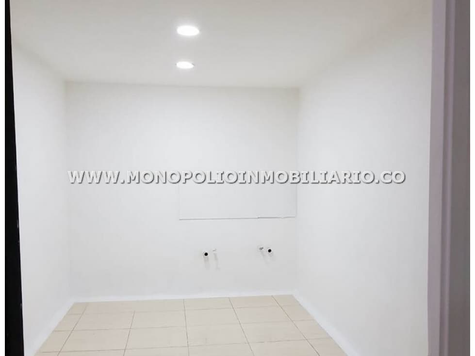 CASA COMERCIAL EN ARRENDAMIENTO - SECTOR CONQUISTADORES COD: 20754 - 1