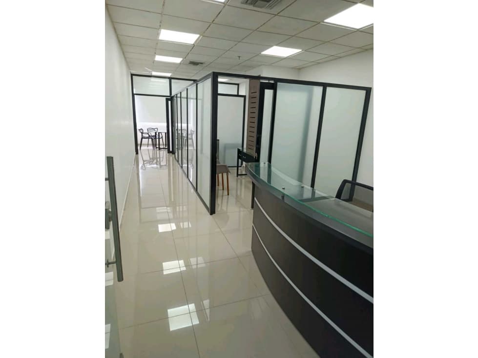 Oficina en arriendo centro empresarial las américas 3 Barranquilla - 1