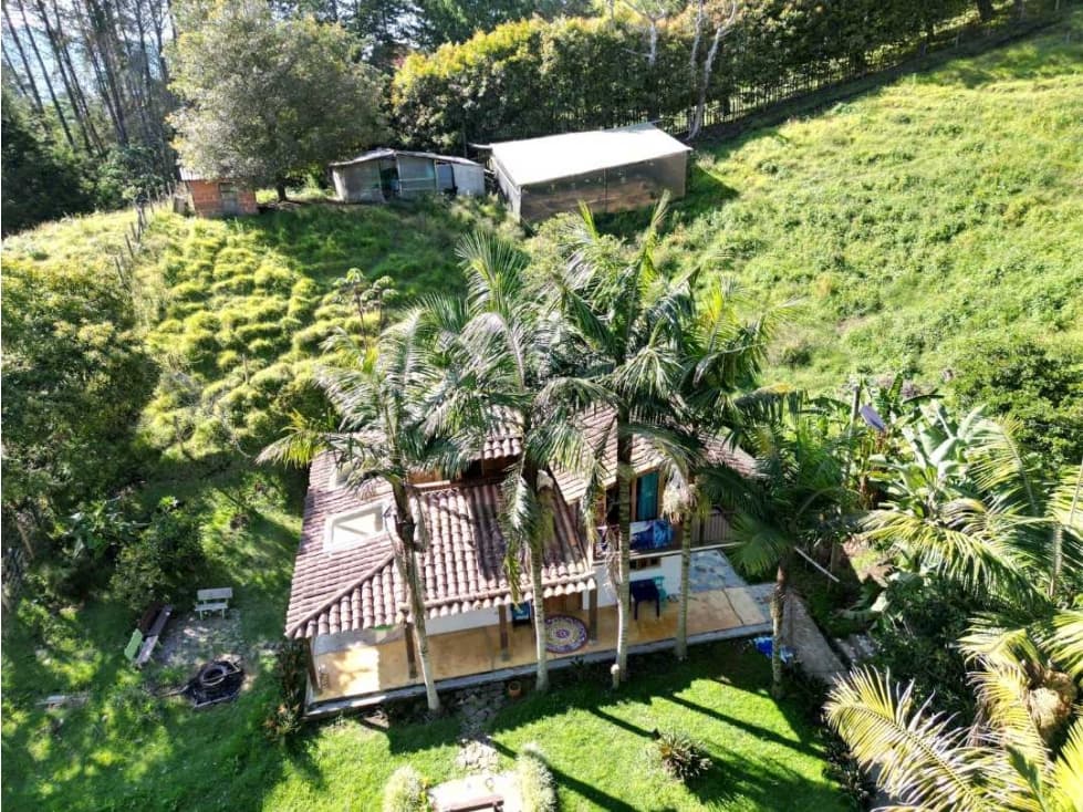 Se alquila finca en el Yarumo vía La Ceja-Rionegro - 1