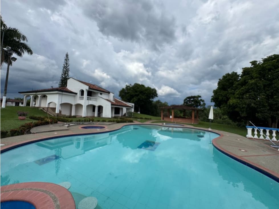 Se alquila finca para eventos Morelia - 1