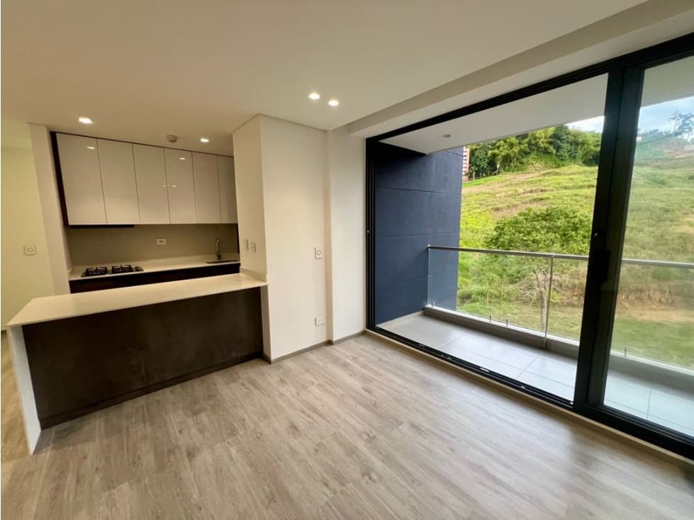 Se Arrienda Apartamento en Pinares Alto - 1