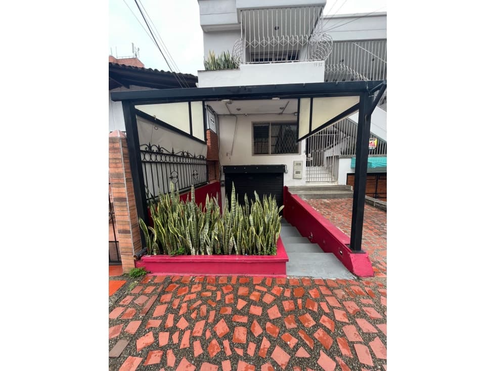 Se arrienda local comercial en el barrio los colores - 1