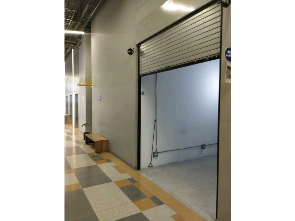 SE ARRIENDA LOCAL EN EL CC BEILLIN- NIQUIA - 1