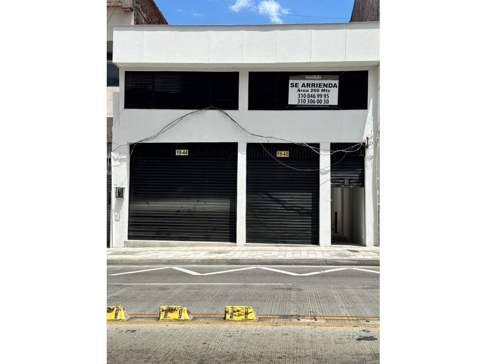 Se ARRIENDA local en el centro - 1
