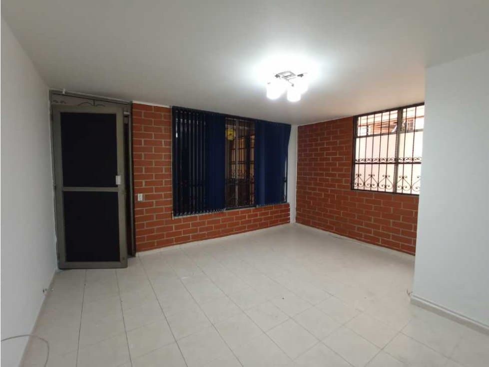 Se arrienda local interno para oficina, zona centro Envigado Antioquia - 1