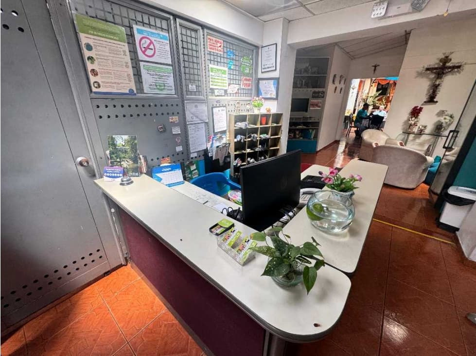 SE RENTA HOTEL EN EL CENTRO DE PEREIRA A UNA CUADRA DEL LAGO - 1