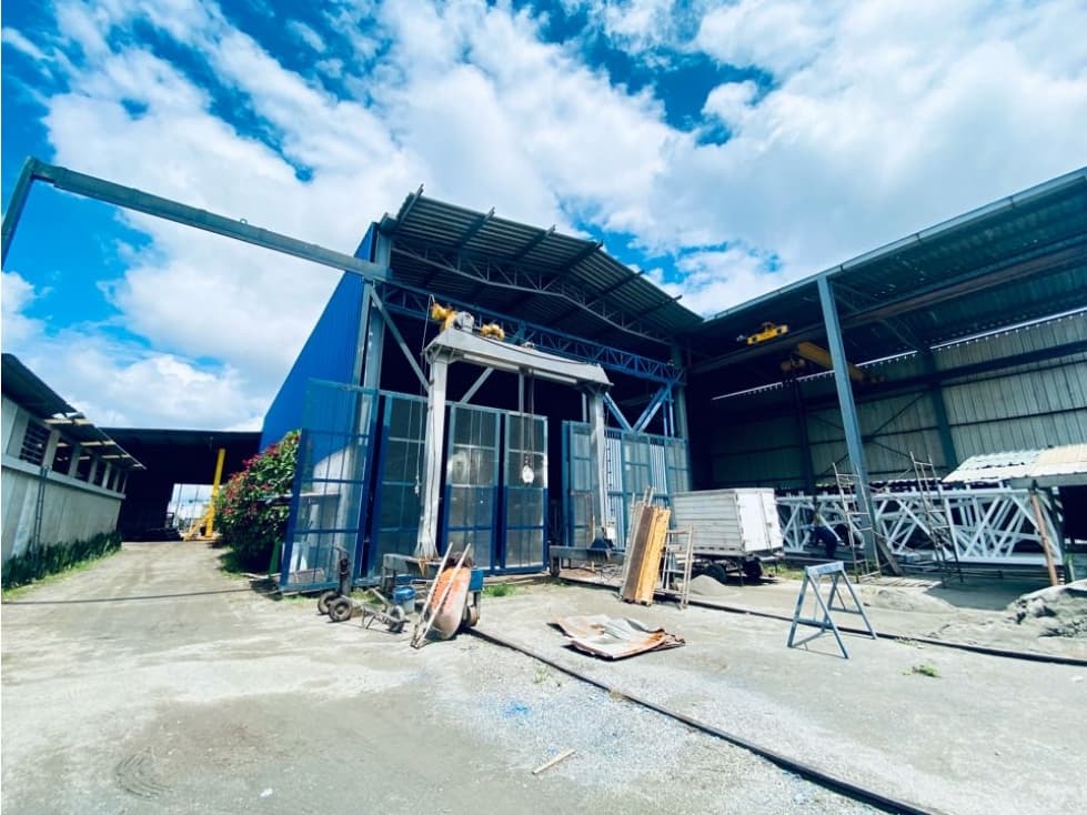 Se Vende Bodega En Lote De 4000 m2 Zona Industrial Armenia - 1