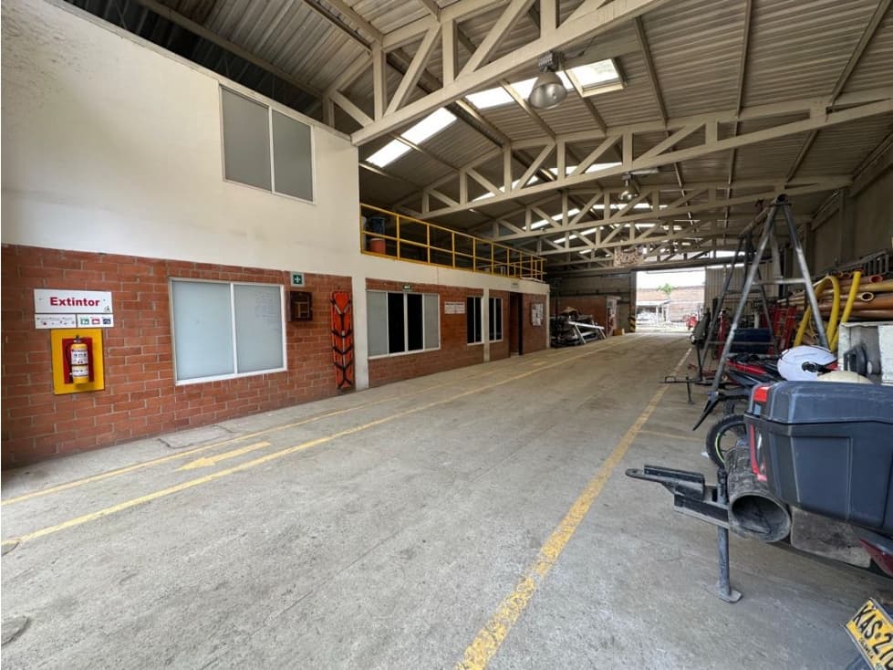 SE VENDE BODEGA EN ZONA INDUSTRIAL CANDELARIA LM - 1