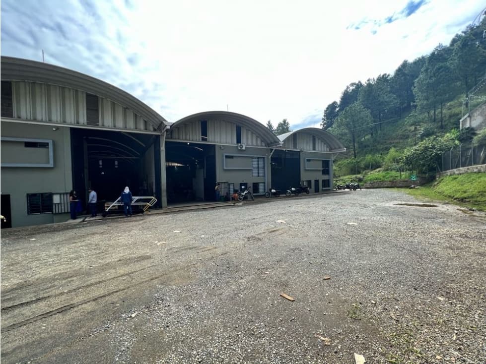 SE VENDE BODEGA RENTANDO EN BELLO LA MEDELLIN BOGOTA - 1