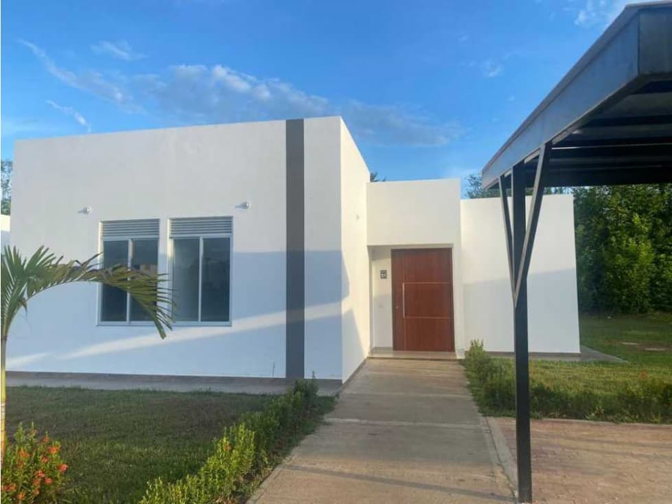 Se vende casa campestre Carmen de Apicala - 1