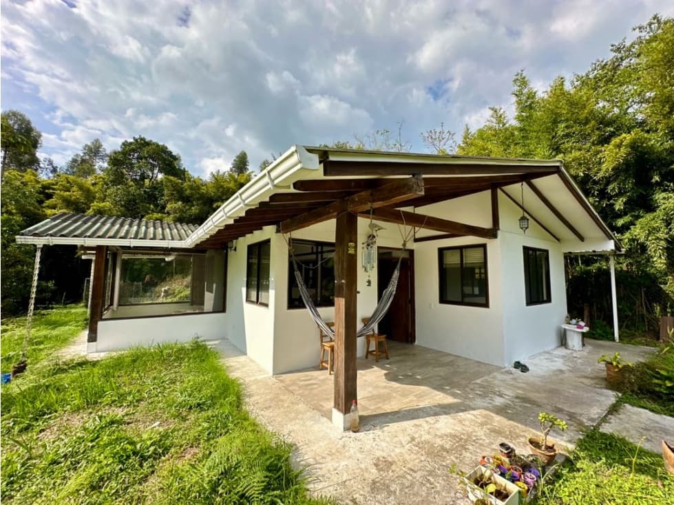 SE VENDE CASA CAMPESTRE CON DISEÑO RÚSTICO MODERNO EN SALENTO QUINDIO - 1