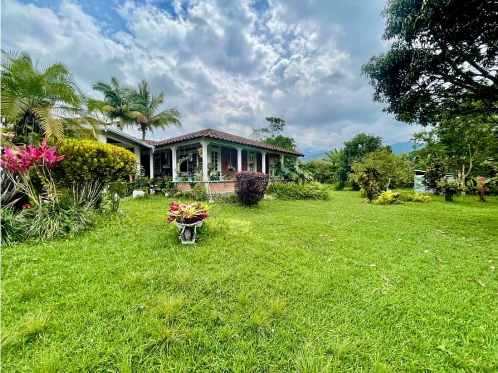 SE VENDE CASA CAMPESTRE VIA BARCELONA - 1